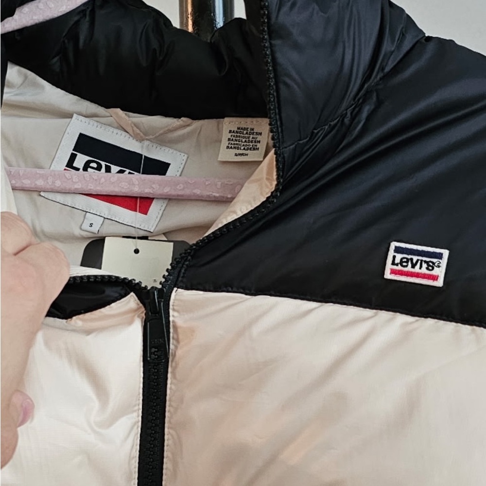 Levi's Black & Cream Puffer Jacket - Size S - Picture 6 of 6